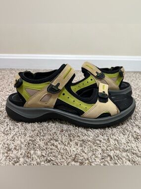 ECCO Yucatan Women’s Green & Tan Outdoor Sandals Size 41 (US 10-10.5)